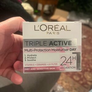 L'Oreal Paris Triple Active Moisturizer - White and Silver
